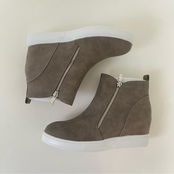 Journee Collection JOURNEE Penelope Wedge Heel Sneaker Taupe New- Duplicate - Picture 9 of 13